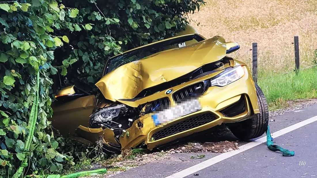 FW-EN: Häusern muss nach Verkehrsunfall Strom abgeschaltet werden - Bild: presseportal.de