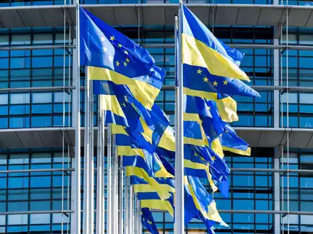 Die Ukraine und ihr kleiner Nachbarstaat Moldau sind in kürzester Zeit zu EU-Beitrittskandidaten geworden. - Foto: Pascal Bastien/AP/dpa
