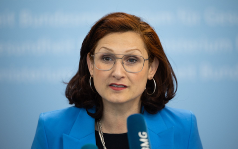 Betroffene von Diskriminierung fühlten sich zunehmend alleine gelassen, so Ataman. - Foto: Hannes P Albert/dpa Betroffene von Diskriminierung fühlten sich zunehmend alleine gelassen, so Ataman. - Foto: Hannes P Albert/dpa