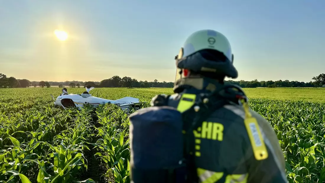 FW-ROW: Brennt Schornstein - Bild: presseportal.de
