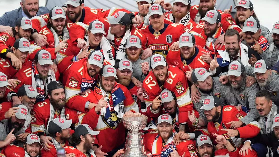 Im entscheidenden siebten Spiel des diesjährigen Stanley Cups unterlagen die Edmonton Oilers den Florida Panthers 1:2. - Bild: Rebecca Blackwell/AP/dpa