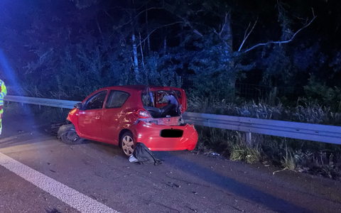 FW Alpen: Schwerer Verkehrsunfall auf der A57 - Foto: presseportal.de