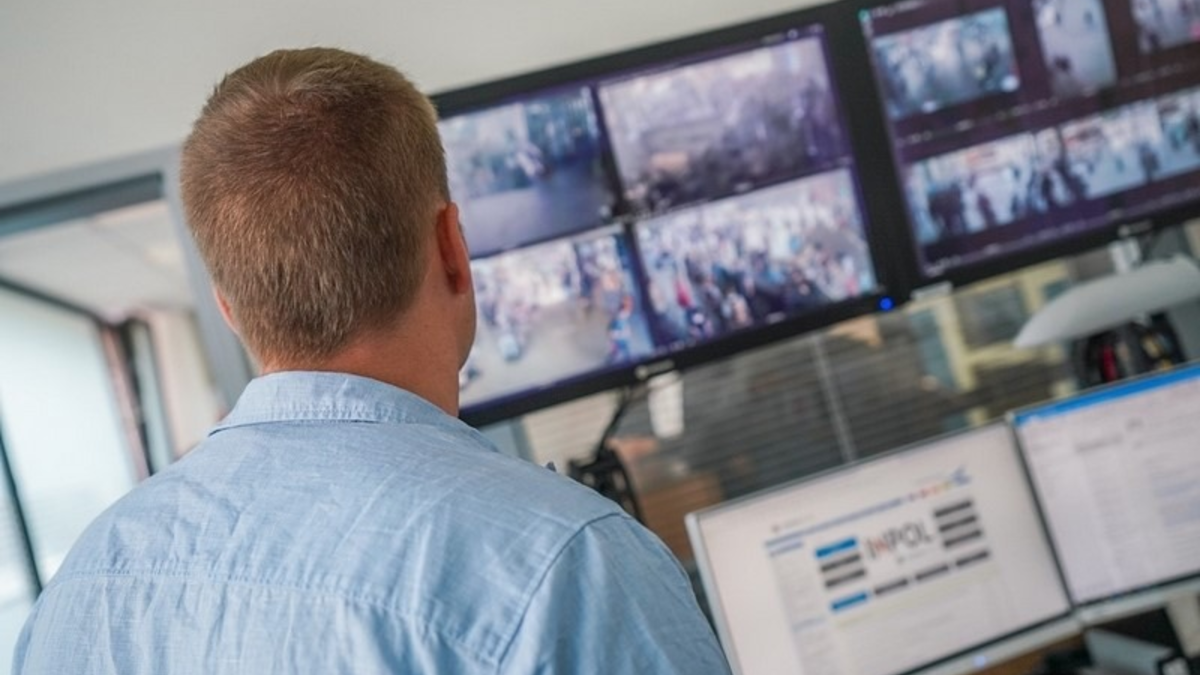 Bundespolizeidirektion München: Super-Recognizer der Bundespolizei landen wieder Treffer. Verdächtige drei Monate nach Spuckattacke identifiziert - Foto: presseportal.de