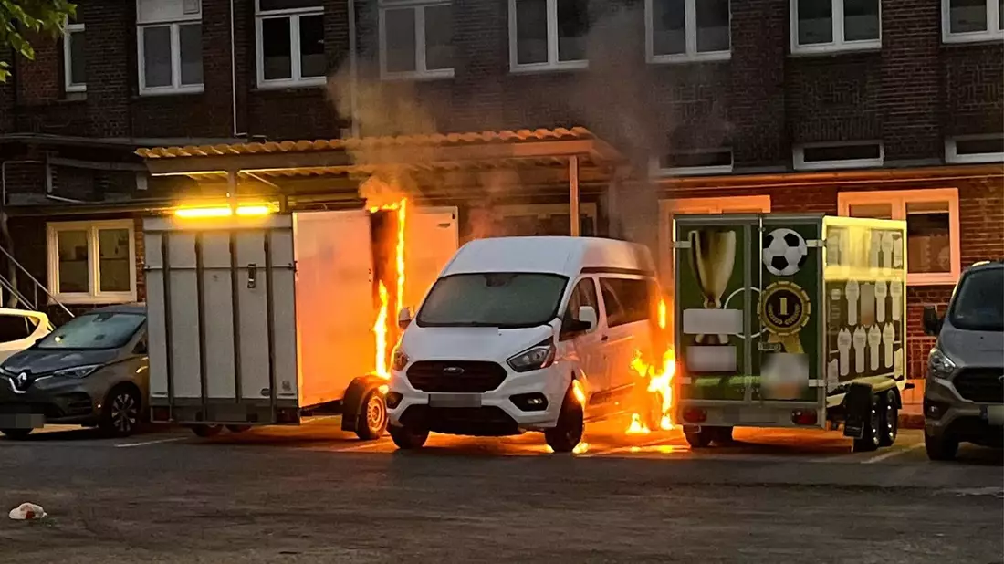 POL-GE: Brandstiftung - Tatverdächtige gefasst - Bild: presseportal.de
