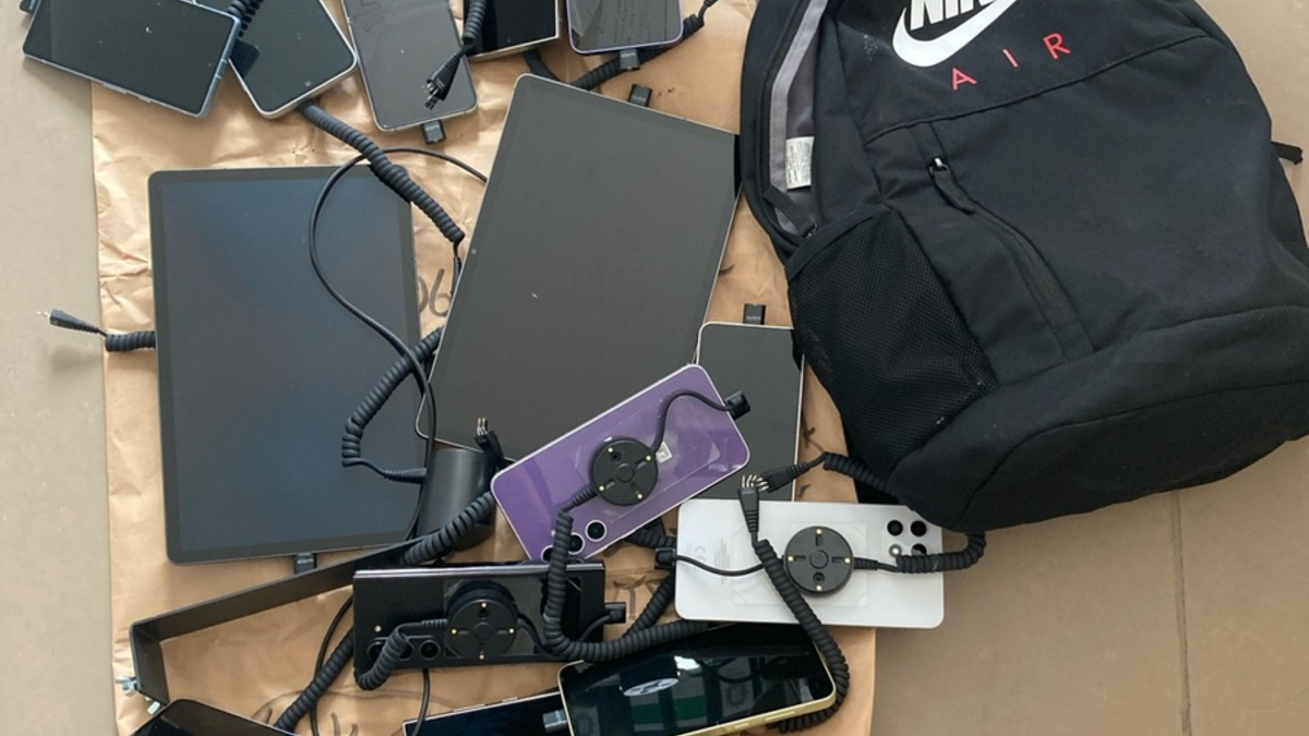 POL-D: Geschäftseinbruch in Stadtmitte - Polizei lässt mutmaßliche Bande auffliegen - Festnahmen - Ermittlungen dauern an - Foto: presseportal.de