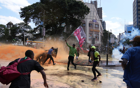 Proteste gegen geplante Steuererhöhungen: Es wird befürchtet, dass die Lebenshaltungskosten weiter steigen. - Foto: Brian Inganga/AP/dpa