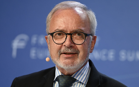 Stand von 2012 bis Ende vergangenen Jahres an der Spitze der Bank mit Sitz in Luxemburg: Werner Hoyer. - Foto: Arne Dedert/dpa