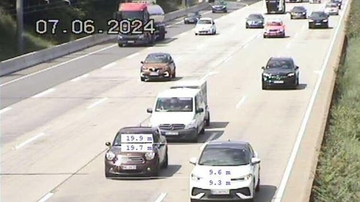 POL-DA: Mörfelden-Walldorf: Abstandskontrollen auf der A 5/Mit Anhänger 10 Meter zum Vordermann bei 107 km/h - Foto: presseportal.de