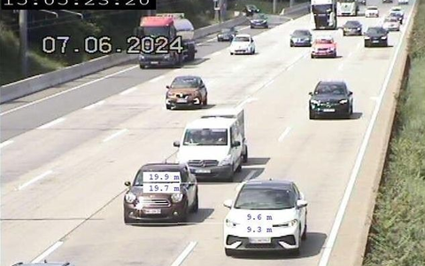 POL-DA: Mörfelden-Walldorf: Abstandskontrollen auf der A 5/Mit Anhänger 10 Meter zum Vordermann bei 107 km/h - Foto: presseportal.de POL-DA: Mörfelden-Walldorf: Abstandskontrollen auf der A 5/Mit Anhänger 10 Meter zum Vordermann bei 107 km/h - Foto: presseportal.de