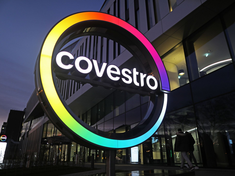 Covestro hat 17.500 Vollzeitstellen, davon circa 7.000 in Deutschland. - Foto: Oliver Berg/dpa