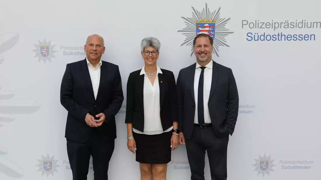 POL-OF: Schulungskonzept Schützen im Dialog: Auftaktveranstaltung im Polizeipräsidium Südosthessen von Innenminister Roman Poseck eröffnet - Bild: presseportal.de