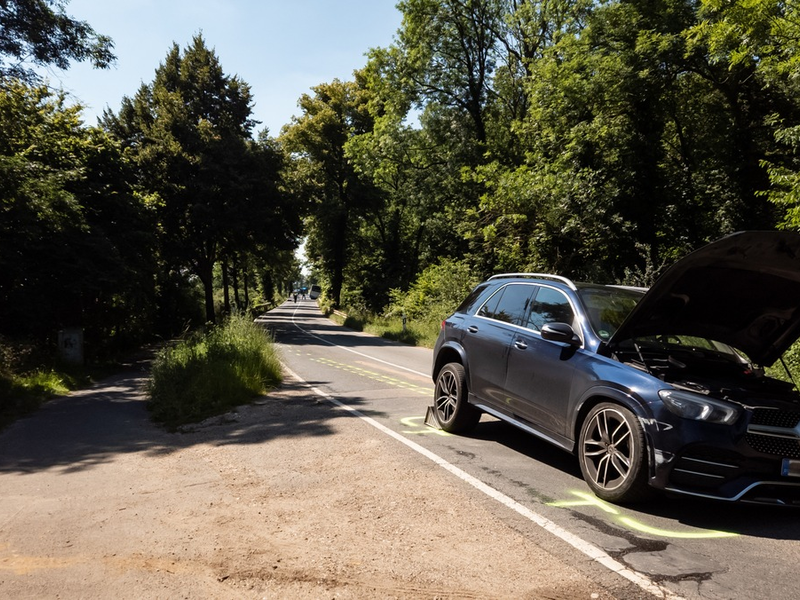 FW Wachtberg: Schwerer Verkehrsunfall in Wachtberg-Adendorf - Foto: presseportal.de