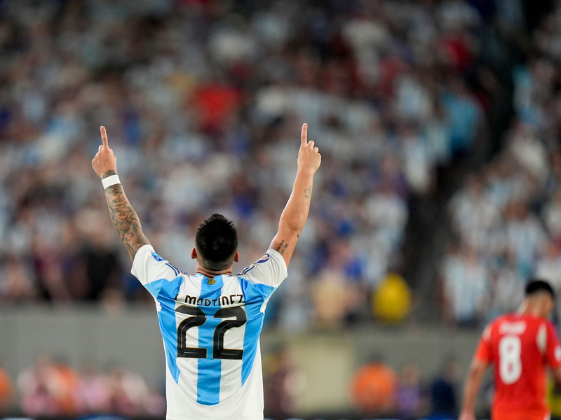 Lautaro Martínez traf zum späten 1:0. - Foto: Julia Nikhinson/AP