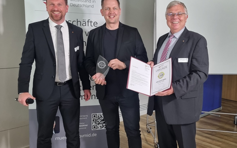 Neue Recruiting-Strategien für den Arbeitsmarkt der Zukunft: Experte Jan Philip Berg erhält Auszeichnung - Foto: presseportal.de