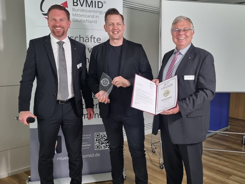 Neue Recruiting-Strategien für den Arbeitsmarkt der Zukunft: Experte Jan Philip Berg erhält Auszeichnung - Foto: presseportal.de