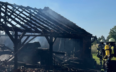 POL-MI: Scheunenbrand beschäftigt Einsatzkräfte - Foto: presseportal.de