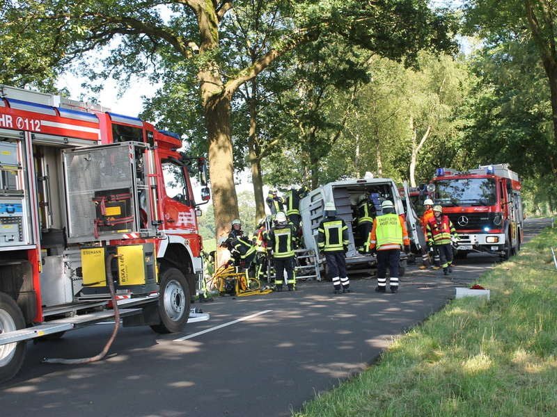 FW-ROW: Tödlicher Verkehrsunfall auf der K 109 - Foto: presseportal.de