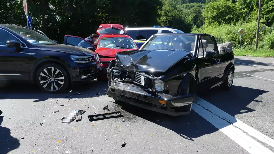 POL-GM: Zwei Verletzte bei Abbiegeunfall - Bild: presseportal.de