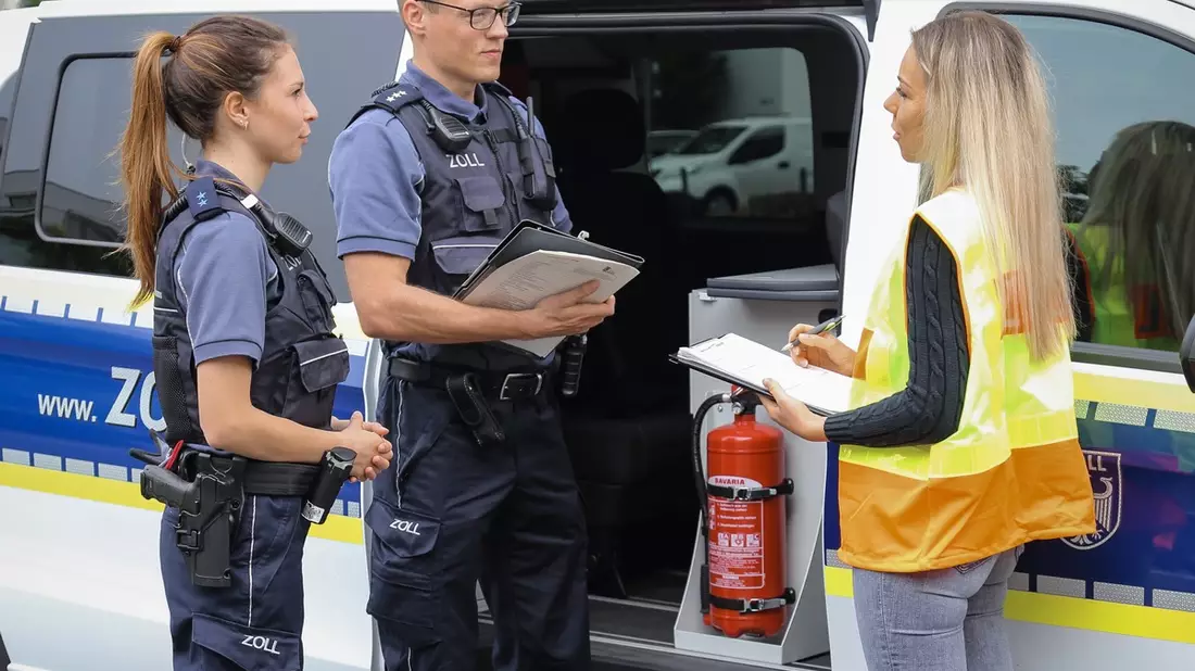 HZA-AC: Zoll-Info-Tag beim Hauptzollamt Aachen am 29. Juni 2024 Einblicke in die Aufgaben und Infos zu Ausbildungs- und Studiengeboten des Zolls - Bild: presseportal.de