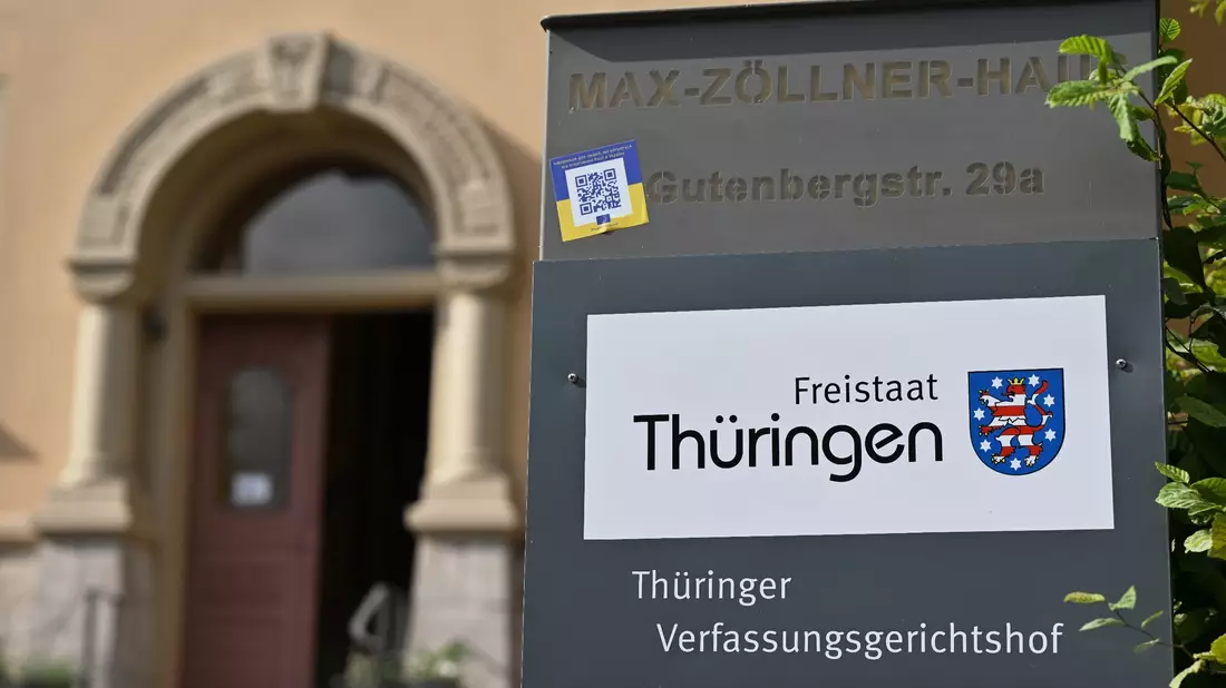 Die Thüringer AfD-Fraktion klagte gegen eine Corona-Verordnung. - Bild: Martin Schutt/dpa
