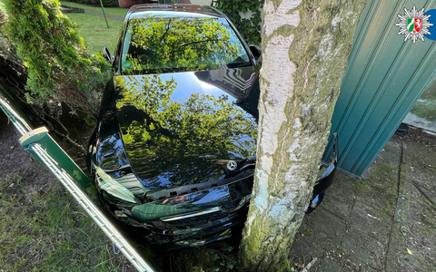 POL-OB: Irrfahrt eines 29-Jährigen endete im Vorgarten, später in Handschellen - Foto: presseportal.de