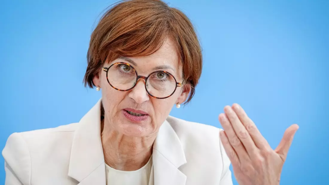 Hintergrund der Affäre ist der Umgang des Ministeriums von Bettina Stark-Watzinger mit einem offenen Brief von Hochschullehrern zum Nahost-Konflikt (Archivbild). - Bild: Kay Nietfeld/dpa