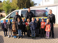 POL-OF: Mann mit Krücken wird Opfer eines Straßenraubes; Aufmerksame Nachbarn ertappen Einbrecher; Ermittlungen wegen Betrug: Angeblicher Spendensammler vorläufig festgenommen und mehr - Foto: presseportal.de