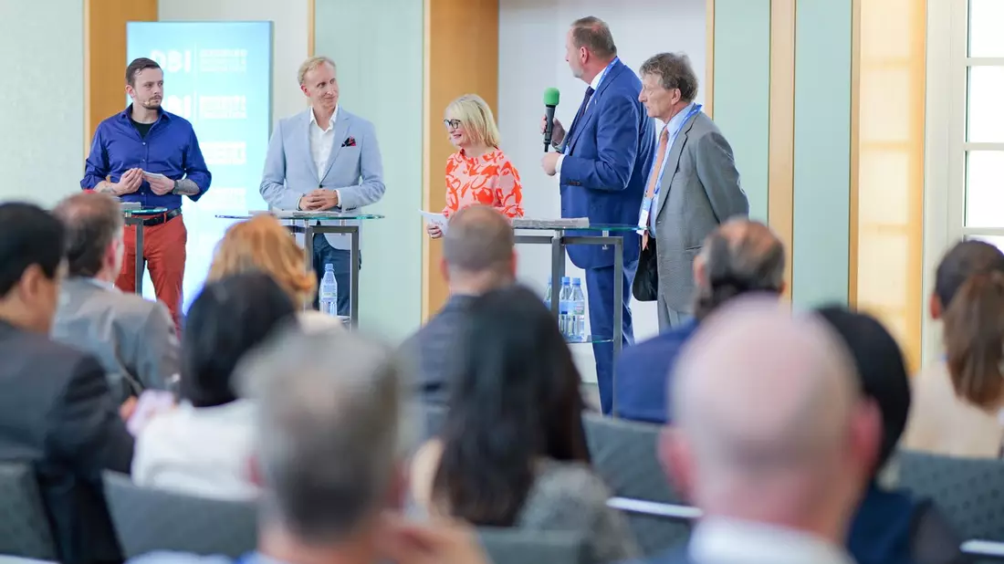 Gelungene Premiere für Wirtschaftskonferenz in Duisburg: International Day baut Brücken für grenzenlose Kooperation - Bild: presseportal.de