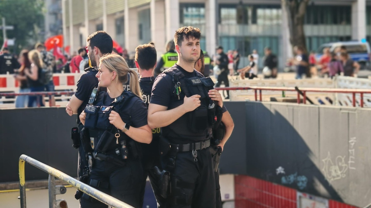 BPOLD-H: UEFA EURO 2024 - 13. Spieltag und vierte Spielbegegnung in Hamburg Bundespolizeidirektion Hannover erneut mit Großaufgebot an Kräften im Einsatz - Foto: presseportal.de