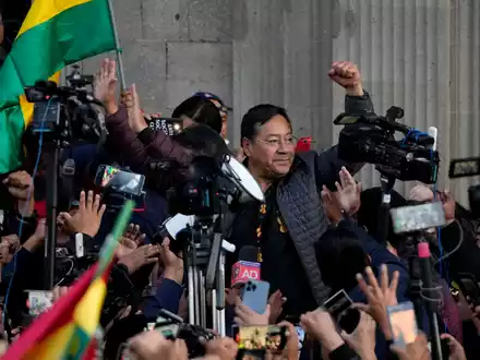 Der bolivianische Präsident Luis Arce hat die gesamte Führungsriege der Streitkräfte ausgetauscht. - Foto: Juan Karita/AP