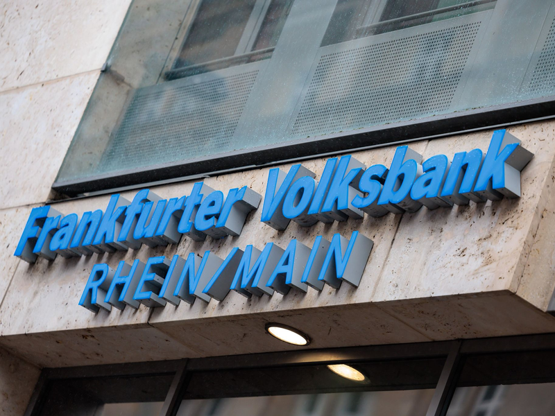 Die Frankfurter Volksbank war bislang nach Bilanzsumme Nummer zwei nach der Berliner Volksbank. - Foto: Jörg Halisch/dpa