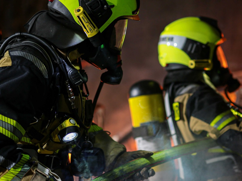 Die Feuerwehr scheint lästiges Beiwerk - Foto: presseportal.de