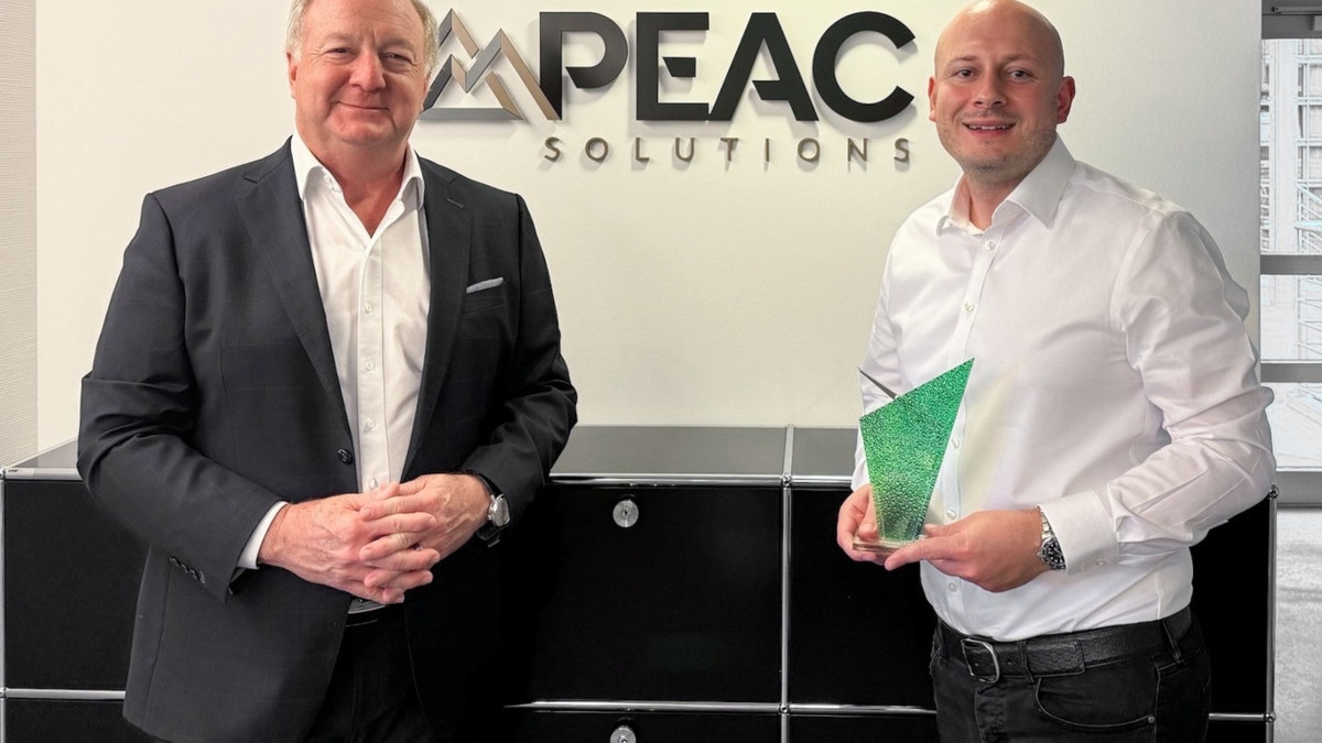 Leasingspezialist PEAC Solutions erhält Auszeichnung auf dem Sustainable Finance Summit - Foto: presseportal.de