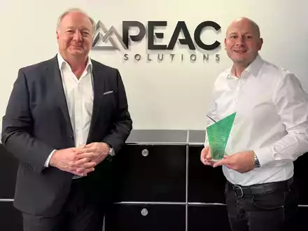 Leasingspezialist PEAC Solutions erhält Auszeichnung auf dem Sustainable Finance Summit - Foto: presseportal.de