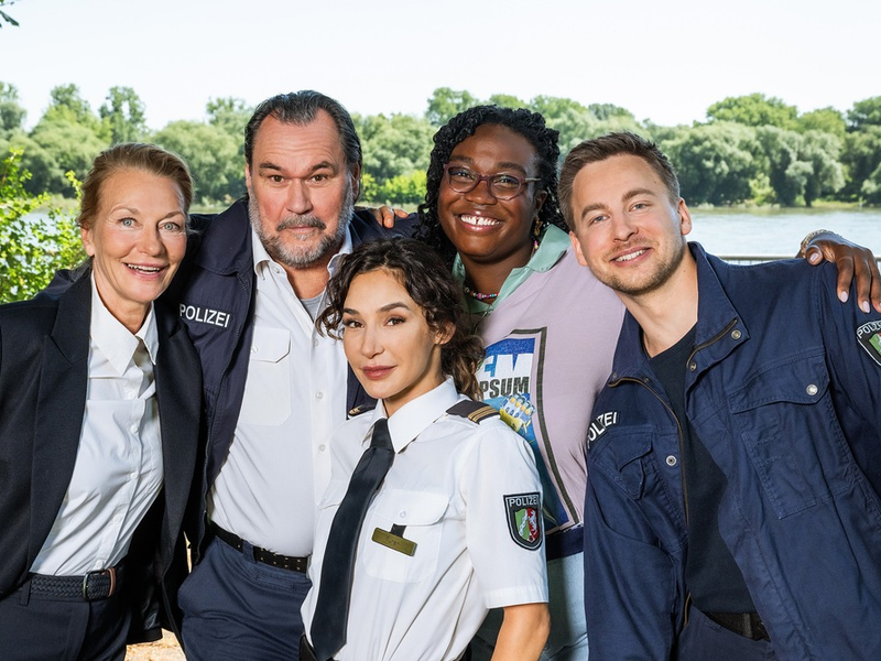 Frischer Wind für die Crew der WaPo Duisburg: Bianca Nawrath ist als Hospitantin Klara Proske neu an Bord | Die Dreharbeiten zu acht neuen Folgen haben in Duisburg begonnen - Foto: presseportal.de