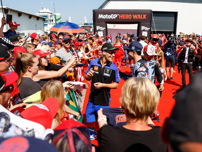 Fan Service zum Liqui Moly Motorrad Grand Prix Deutschland 2024 - Foto: presseportal.de