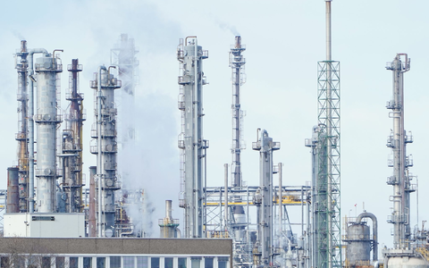 Blick auf das Werksgelände des Chemiekonzerns BASF. - Foto: Uwe Anspach/dpa