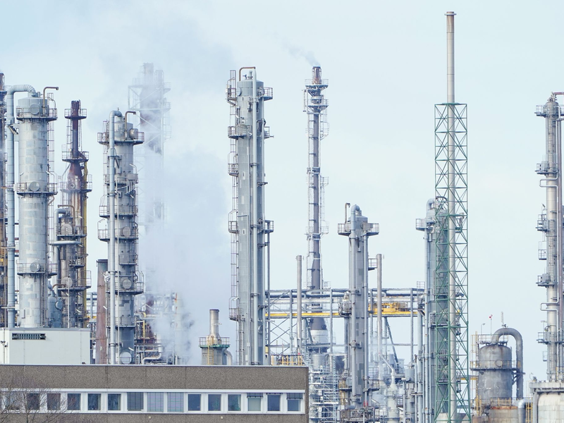 Blick auf das Werksgelände des Chemiekonzerns BASF. - Foto: Uwe Anspach/dpa