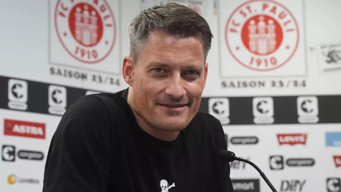 Der FC St. Pauli hat Alexander Blessin offiziell als neuen Trainer vorgestellt. - Bild: Marcus Brandt/dpa