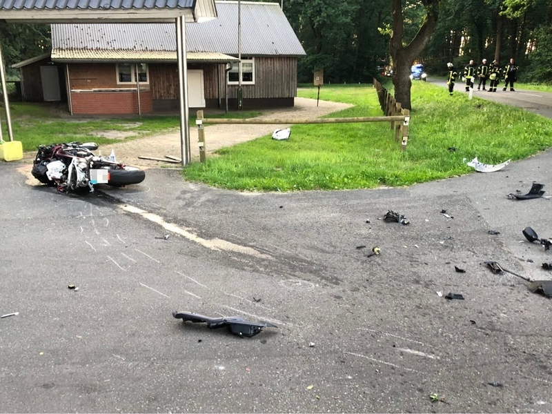 POL-STD: Estorf: Schwerer Verkehrsunfall zwischen Pkw und Krad - Foto: presseportal.de