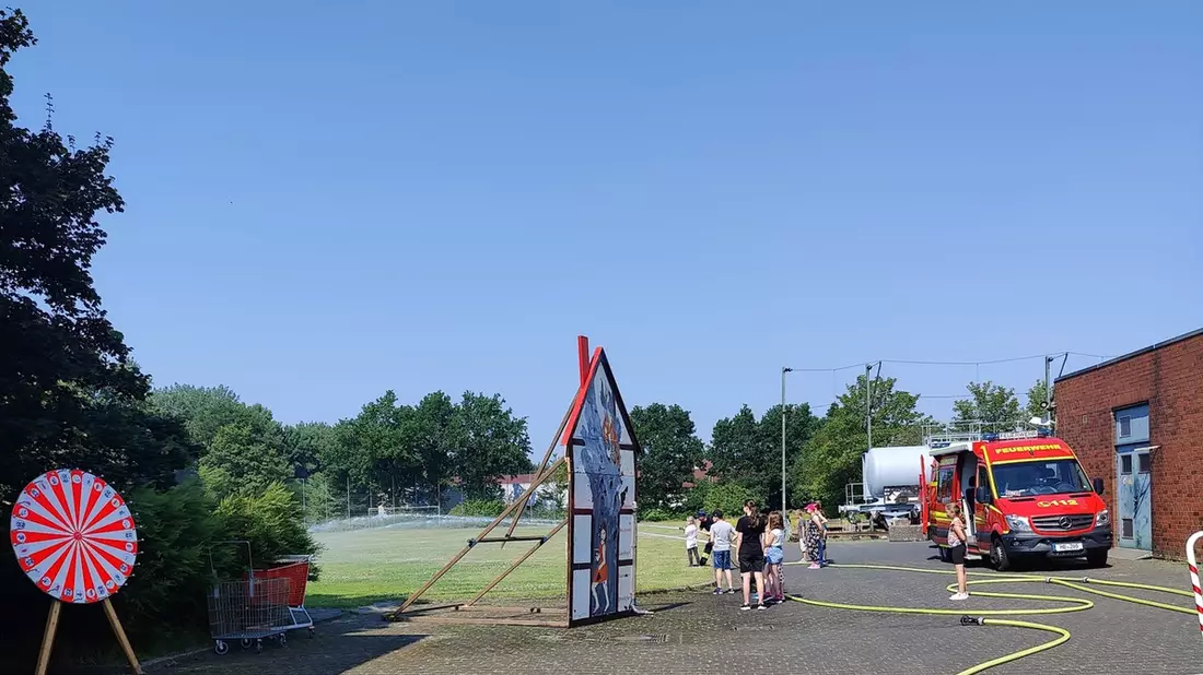FW Bremerhaven: Sommerferienprogramm bei der Feuerwehr Bremerhaven - Bild: presseportal.de