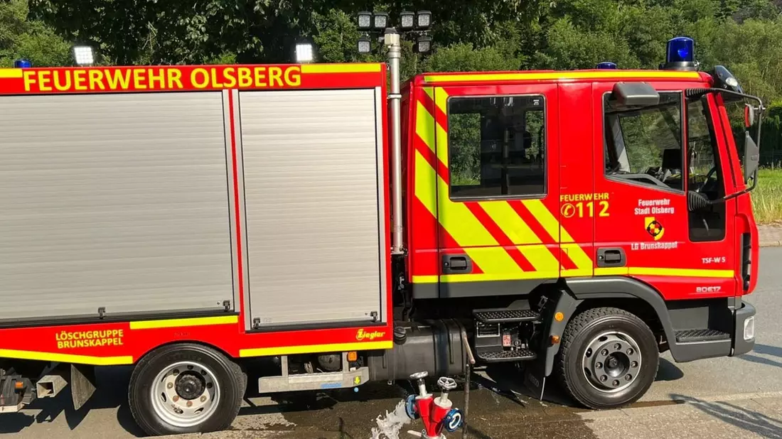 FF Olsberg: Hydrantenüberprüfung in Olsberg - Brunskappel - Bild: presseportal.de