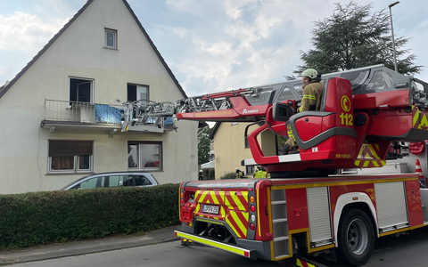 FF Bad Salzuflen: Mikrowelle brennt in KĂŒche / Ein Bewohner bei Zimmerbrand in Bad Salzuflen verletzt - Foto: presseportal.de FF Bad Salzuflen: Mikrowelle brennt in KĂŒche / Ein Bewohner bei Zimmerbrand in Bad Salzuflen verletzt - Foto: presseportal.de