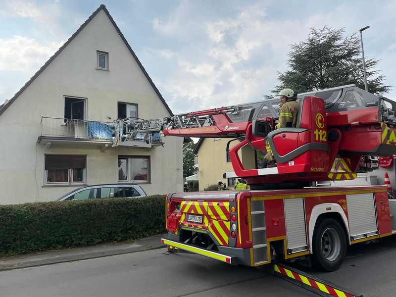 FF Bad Salzuflen: Mikrowelle brennt in Küche / Ein Bewohner bei Zimmerbrand in Bad Salzuflen verletzt - Foto: presseportal.de
