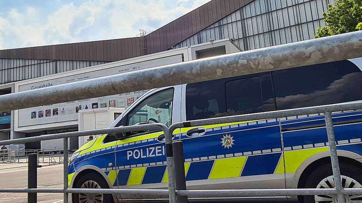 Polizei vor Grugahalle am 27.06.2024 - Foto: über dts Nachrichtenagentur