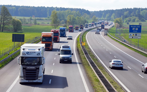 Auf der Autobahn 24 kam es zu einem Busunglück. - Foto: Soeren Stache/dpa