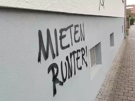 Graffiti mit Schriftzug Mieten runter (Archiv) - Foto: über dts Nachrichtenagentur