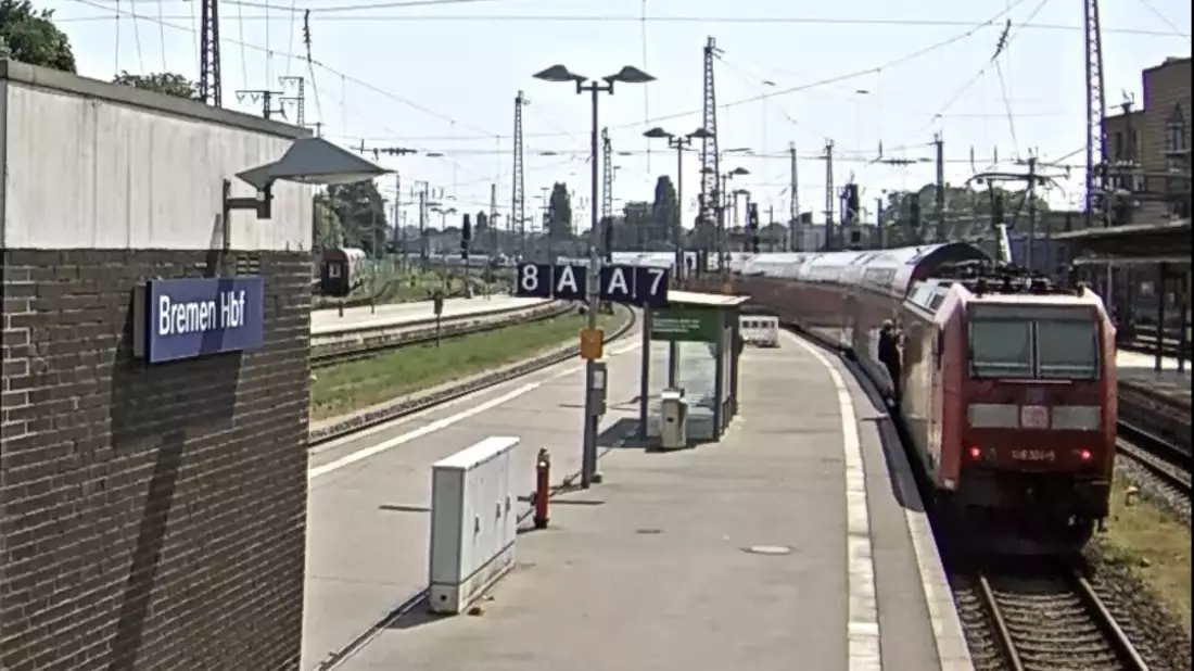 BPOL-HB: Lebensgefährliche Aktion - Unbekannter fährt auf Trittbrett eines Regionalzuges mit - Bild: presseportal.de