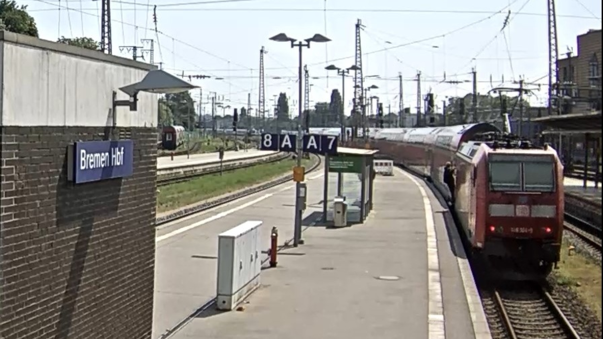 BPOL-HB: Lebensgefährliche Aktion - Unbekannter fährt auf Trittbrett eines Regionalzuges mit - Foto: presseportal.de