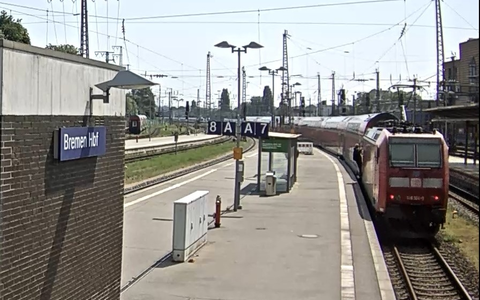 BPOL-HB: LebensgefÀhrliche Aktion - Unbekannter fÀhrt auf Trittbrett eines Regionalzuges mit - Foto: presseportal.de BPOL-HB: LebensgefÀhrliche Aktion - Unbekannter fÀhrt auf Trittbrett eines Regionalzuges mit - Foto: presseportal.de